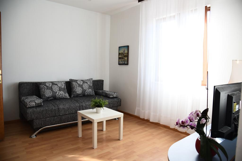 Apartments Marija Бибине Екстериор снимка